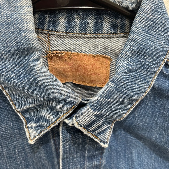 Women's Vintage Levi's Denim Jacket, Size 30 (Small) - Picture 2 of 6